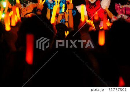 アイドルライブのコンサートイメージ 75777301