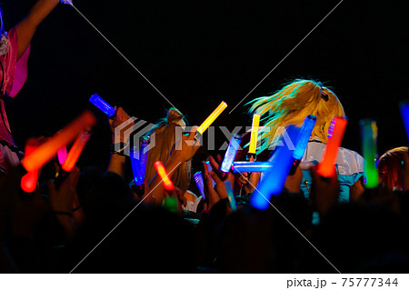 アイドルライブのコンサートイメージ 75777344