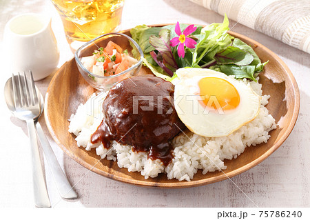 【Loco Moco】 Loco Moco Plate Drink Set - Stock Photo [75786240] - PIXTA
