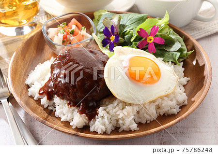 食卓のロコモコプレート　ランチ 75786248