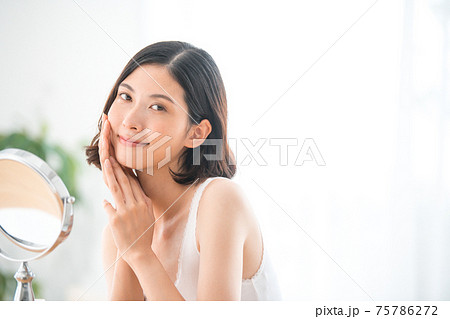 女性 ビューティー 若い 女性 ビューティー 若い 75786272