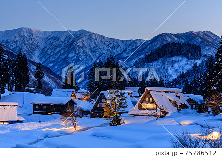 富山・五箇山・冬の合掌造り(相倉)・夜 富山・五箇山・冬の合掌造り(相倉)・夜 75786512