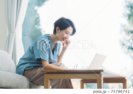 ビジネス　リモート 75786741