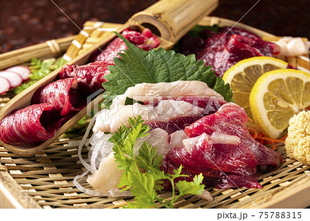美味しい馬肉料理 馬刺し 美味しい馬肉料理 馬刺し 75788315