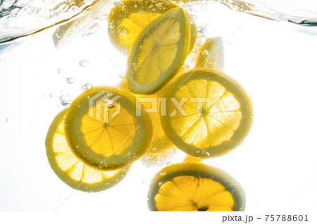 レモン 水中 レモン 水中 75788601