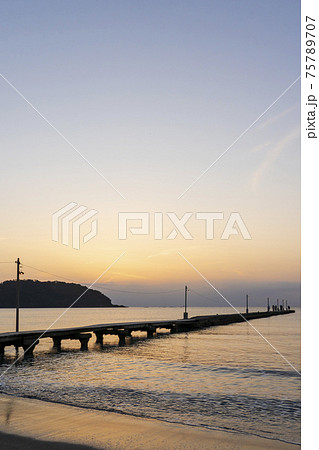 【千葉県】南房総 夕日に染まる原岡桟橋 【千葉県】南房総 夕日に染まる原岡桟橋 75789707