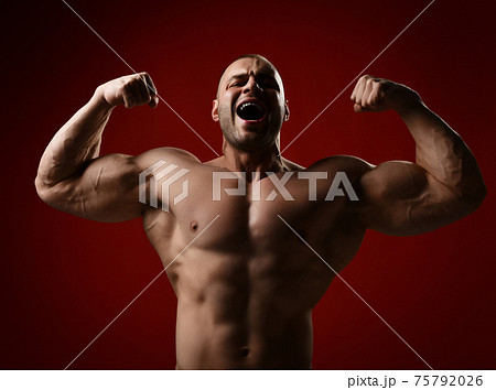 Portrait of screaming strong man, bodybuilder Portrait of screaming strong man, bodybuilder 75792026
