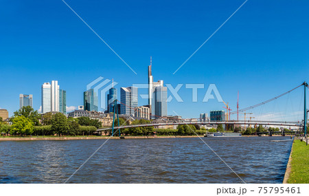 Ginancial district in Frankfurt 75795461