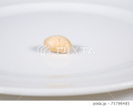 節分 豆 炒り大豆 節分 豆 炒り大豆 75796485