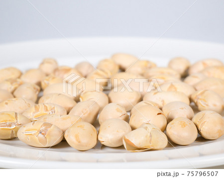 節分 豆 炒り大豆 節分 豆 炒り大豆 75796507