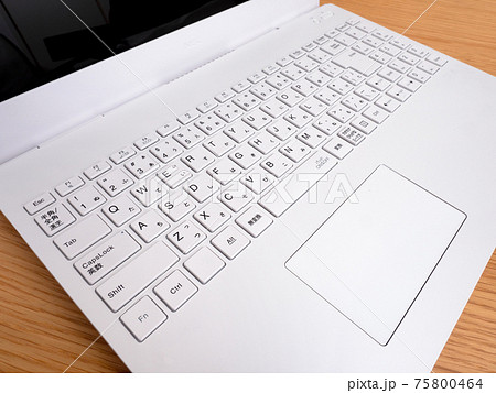 ノートパソコンのキーボード 75800464
