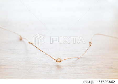 麻ひも　結び目 75803862