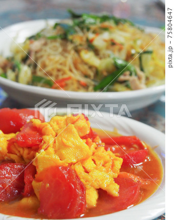 中国家庭料理・トマトと卵の炒め 中国家庭料理・トマトと卵の炒め 75804647