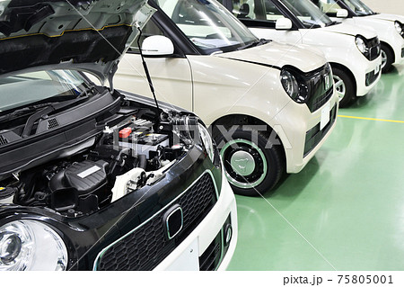 修理工場の軽自動車 75805001