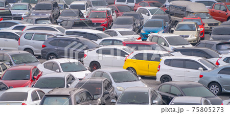 Rows of busy cars corporate parking lots in shopping malls in urban city. Full space design area in transportation concept. Traffic Jam in Bangkok, Thailand. Pattern background. 75805273
