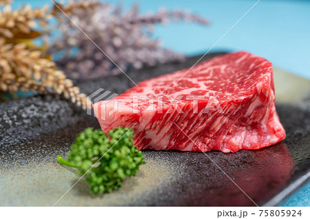 ステーキ 75805924