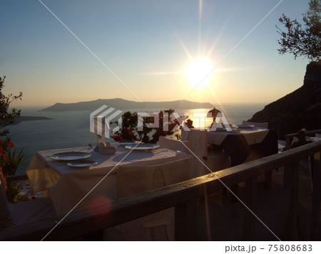 サントリーニ島、フィラの夕日 サントリーニ島、フィラの夕日 75808683