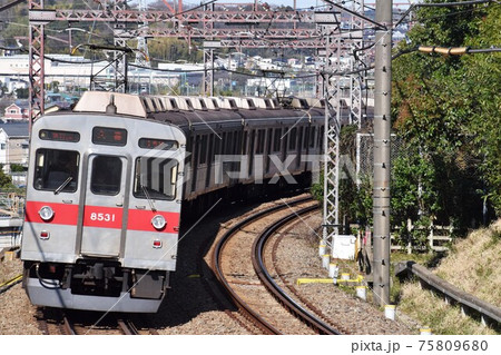 久喜へ向けて快走する東急田園都市線8500系 75809680