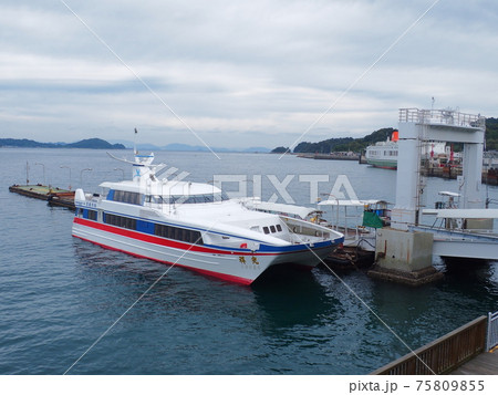 石崎汽船 スーパージェット 祥光 松山観光港接岸 石崎汽船 スーパージェット 祥光 松山観光港接岸 75809855