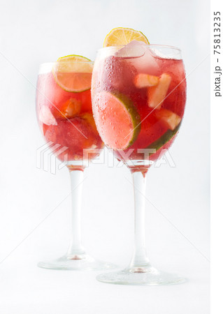 Fresh summer sangria Fresh summer sangria 75813235