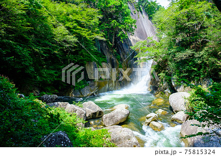 昇仙峡（夏）：仙娥滝 75815324