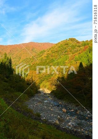 小滝川ヒスイ峡　糸魚川市 75816318