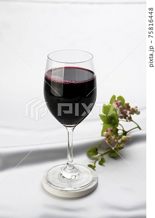 甘いグレープジュース ぶどうジュース ソフトイメージ 甘いグレープジュース ぶどうジュース ソフトイメージ 75816448