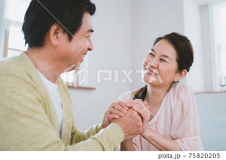 仲良し熟年夫婦 仲良し熟年夫婦 75820205