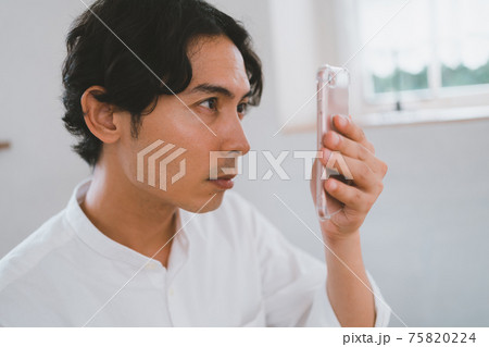 スマホ老眼 75820224
