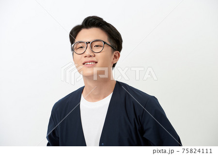 Handsome man has nice smile Handsome man has nice smile 75824111