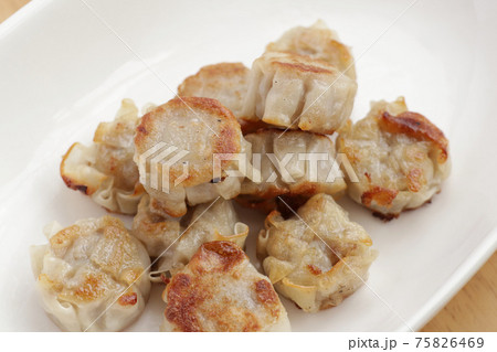 焼きシュウマイ 焼きシュウマイ 75826469