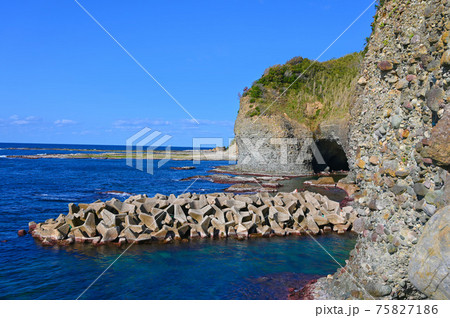 石見畳ヶ浦 賽の河原洞窟 島根県浜田市 石見畳ヶ浦 賽の河原洞窟 島根県浜田市 75827186