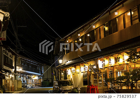 洞川温泉 温泉街の夜景 洞川温泉 温泉街の夜景 75829537