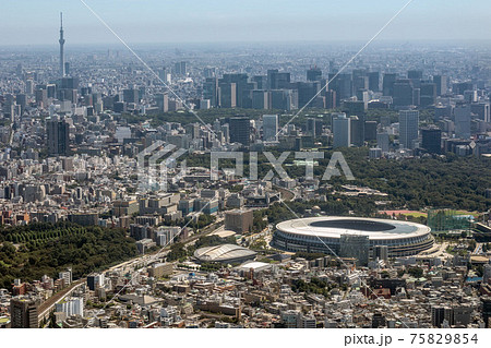 国立競技場上空から東京都心を空撮 国立競技場上空から東京都心を空撮 75829854