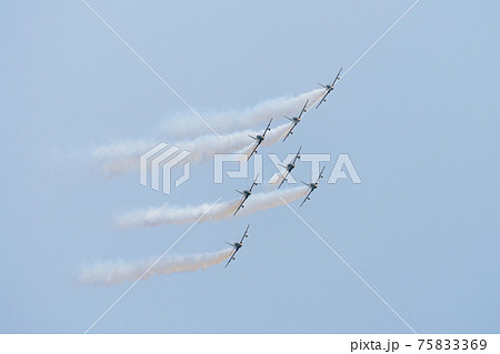 アラブ首長国空軍アクロバットチーム「アル・フルサン」 75833369