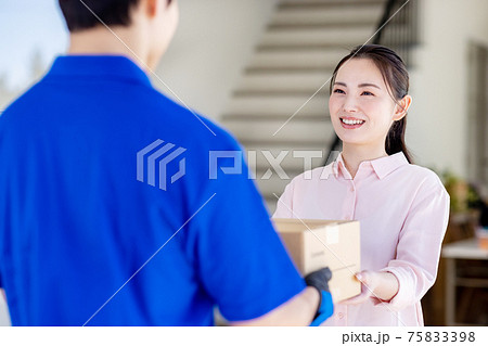 宅急便を自宅に届ける 宅急便を自宅に届ける 75833398