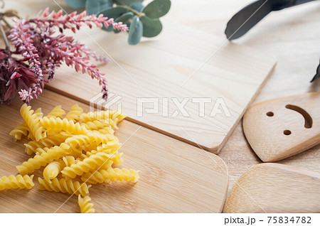 ショートパスタ　フィスリ 75834782