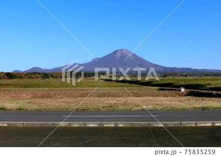 植田正治写真美術館より大山を望む 75835259