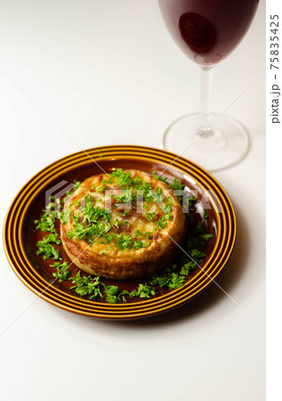 Quiche Lorraine, smoked bacon with medium  and mature cheddar cheese and egg quiche filling in a shortcrust pastry 75835425