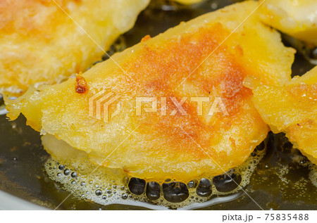 Close up of homemade butter fried dumplings 75835488