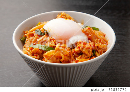 豚キムチ丼 75835772
