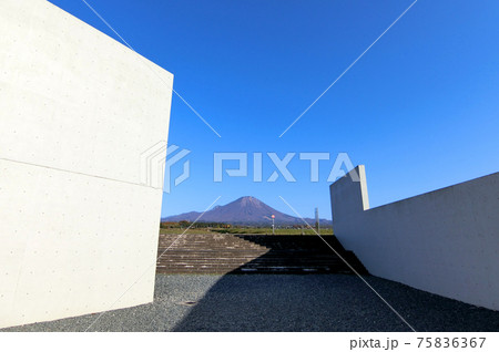 植田正治写真美術館　建物からして美しい 75836367