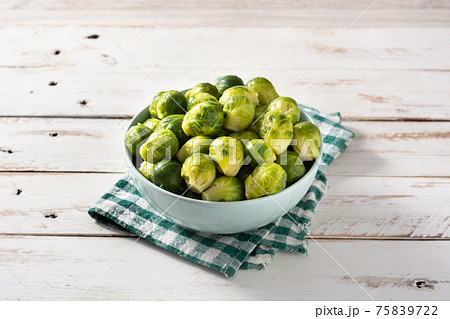 Set of brussel sprouts in a bowl Set of brussel sprouts in a bowl 75839722
