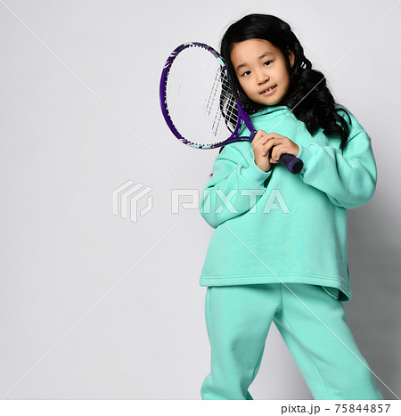 huru preteens Young preteen asian girl in sportswear posing withの写真素材 [75844857] - PIXTA