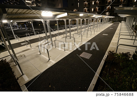 新設されたマンション駐輪場 新設されたマンション駐輪場 75846688