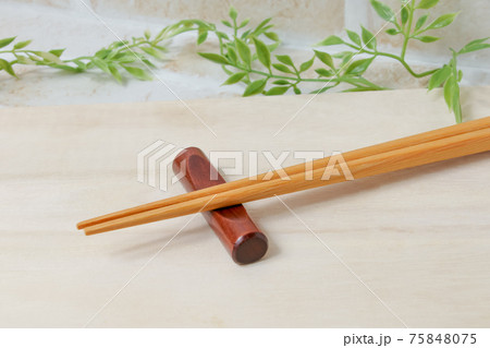 箸,食事,日本,文化,木,木製,和食,箸置き,和,お箸,食べる,木材,生活,生活用品,食べ物,日用品 75848075