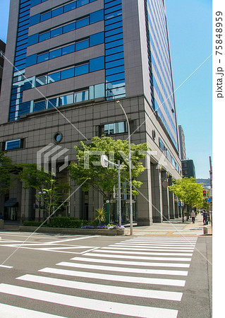 街の横断歩道 街の横断歩道 75848959