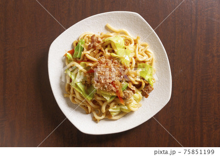 焼うどん（真俯瞰寄り） 75851199