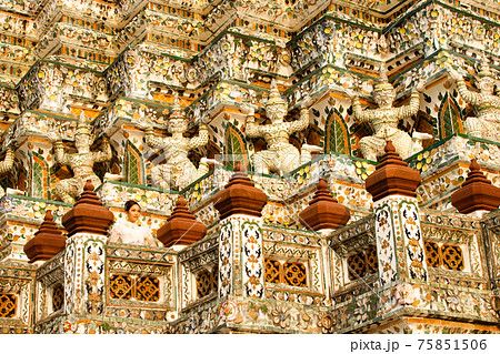 Woman in Thai Traditional Costume which is very Elite old Fashion Woman in Thai Traditional Costume which is very Elite old Fashion 75851506