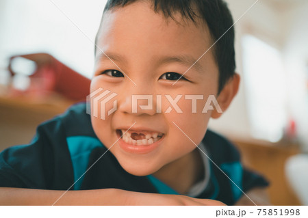 7 years old 75851998